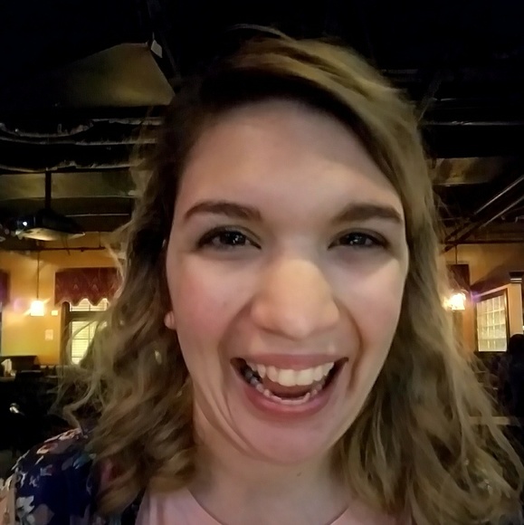 Meet your Posher, Kimm - Picture 1 of 2